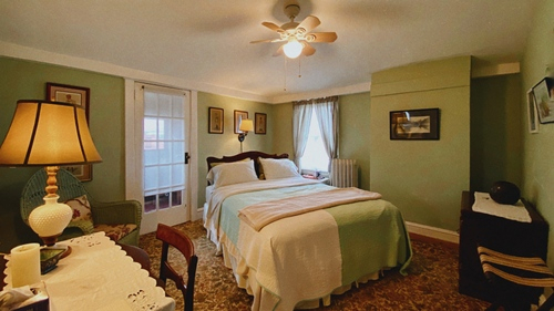 King Bed Sofa Room